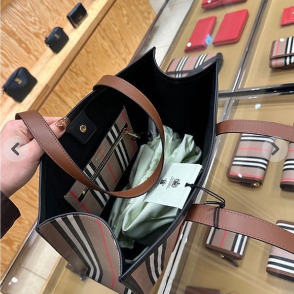 NWT Burberry Small Book Tote Archive Beige retails $1250 - Picture 14 of 16